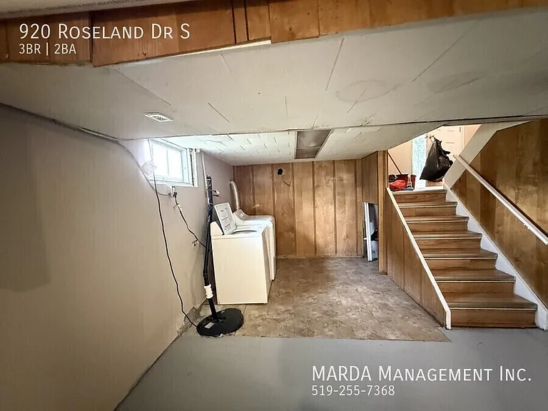 920 Roseland Dr S — Photo 50
