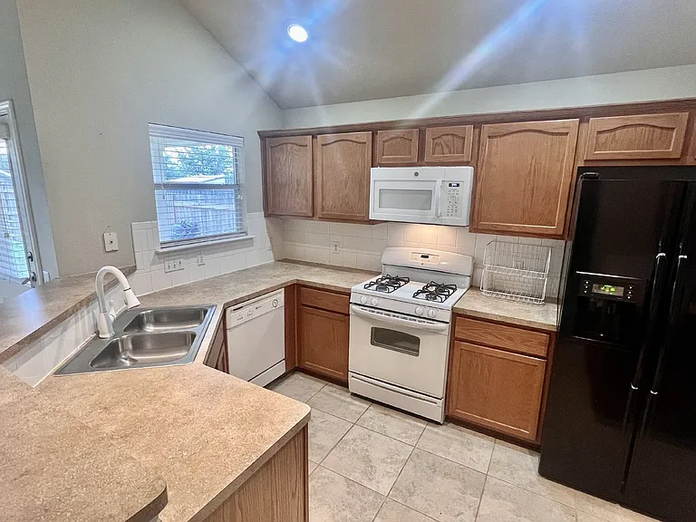 2509 Elara Dr — Photo 6