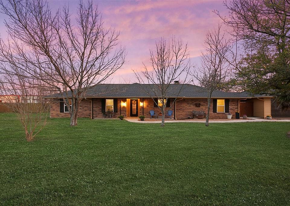 1st image of 3702 Carrie Ln