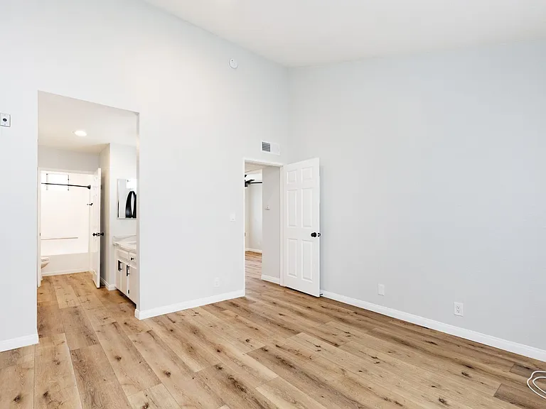 1945 Glendon Avenue — Photo 26