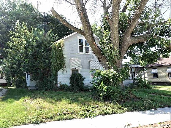 3rd image of 946 S Seminary St
