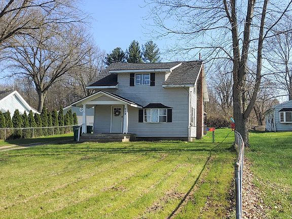 3rd image of 924 Golden Ave