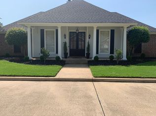 1001 Azalea Garden Dr, Shreveport, LA 71115