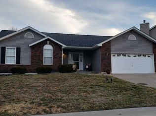 1156 Treeshade Dr, Saint Peters, MO 63376