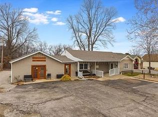 16716 E Us Highway 40, Independence, MO 64055