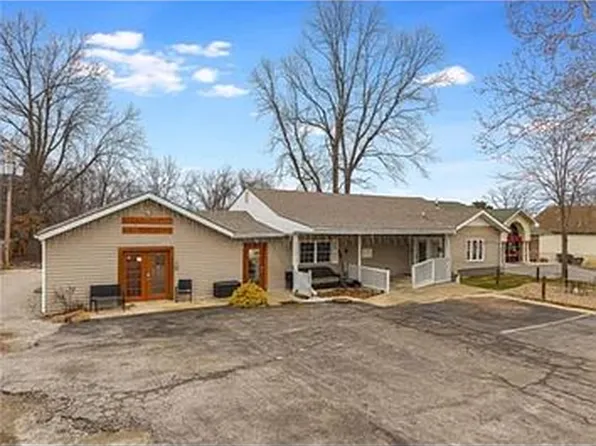 16716 E Us Highway 40, Independence, MO 64055