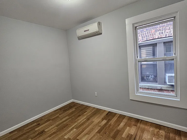 15 Grant Ave #1 — Photo 6