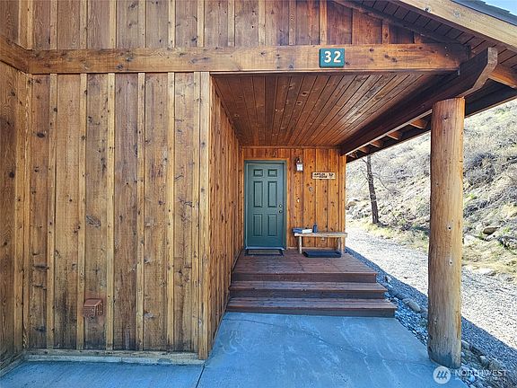 4th image of 307 2 Cascadian Lane #32