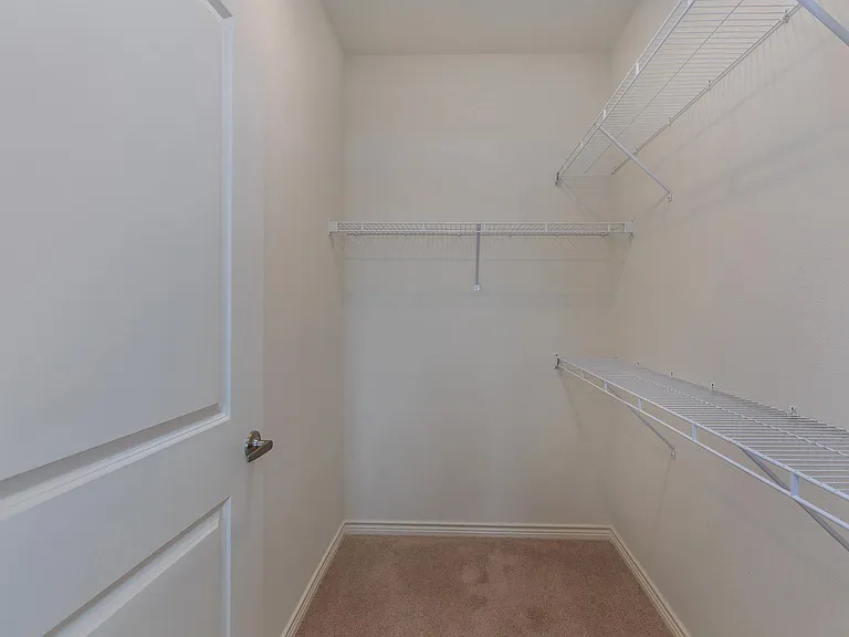 Alton Park Apartments — Photo 36