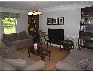 3rd image of 216 Jaclyn Dr