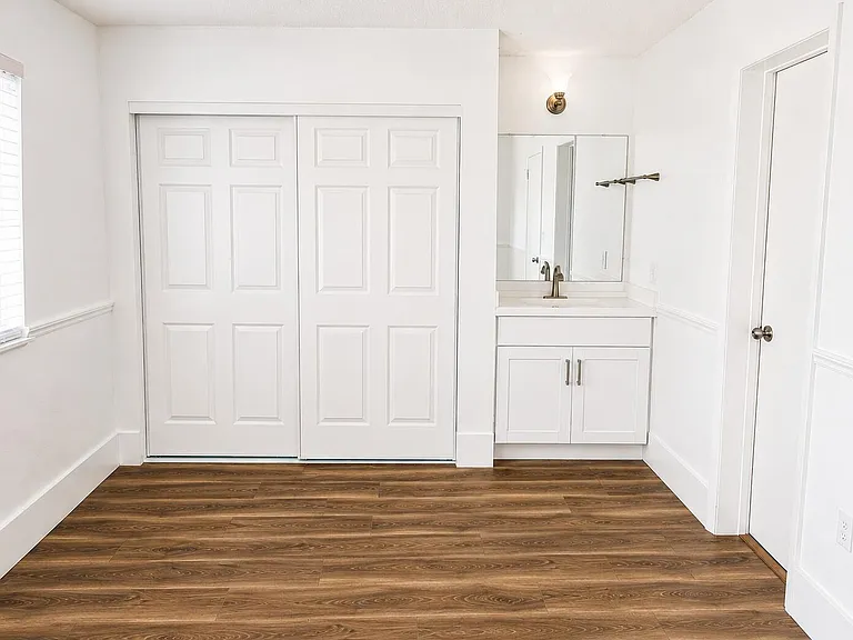 887 Crystal Lake Dr — Photo 22
