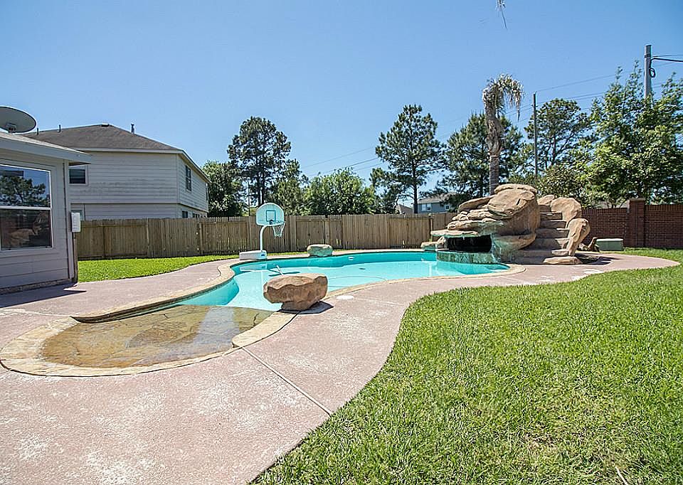 1st image of 19727 Moose Cove Ct