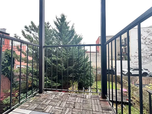 371 Columbia Street #2L