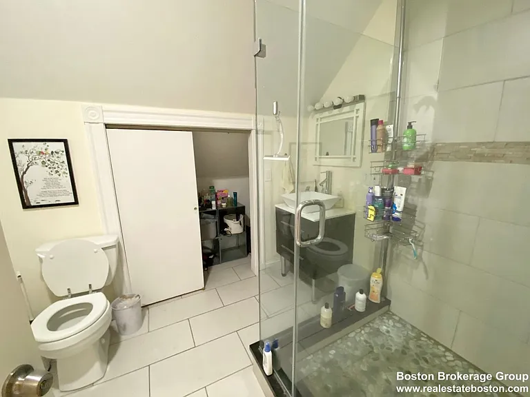 5 Oswald St #30 — Photo 5