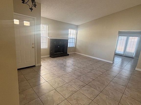 4th image of 650 Freeburg Pl
