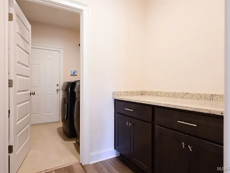 1270 Charleston Dr — Photo 30