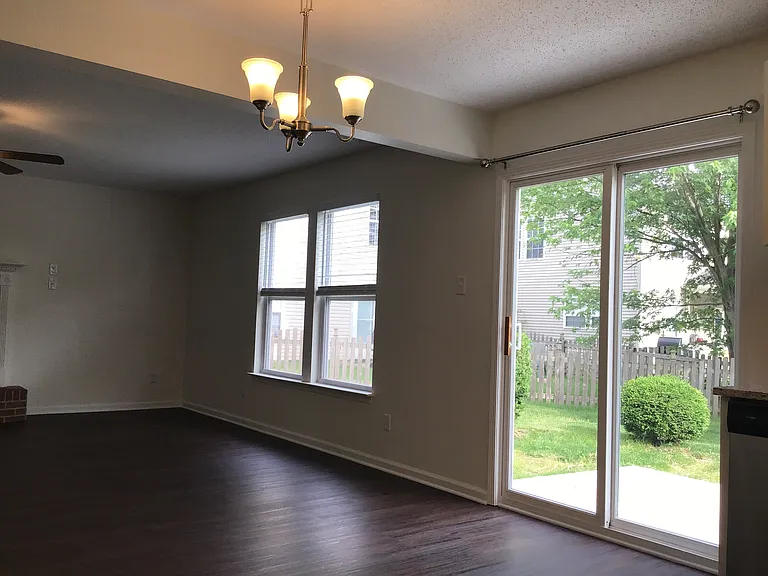 9318 W Rising Sun Dr — Photo 3