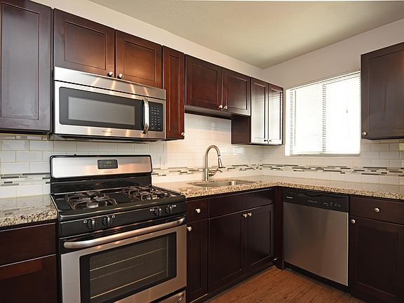 5th image of 502 E Mariposa St APT 106