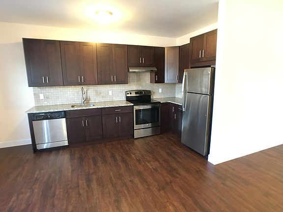 Kitchen/ DIning area