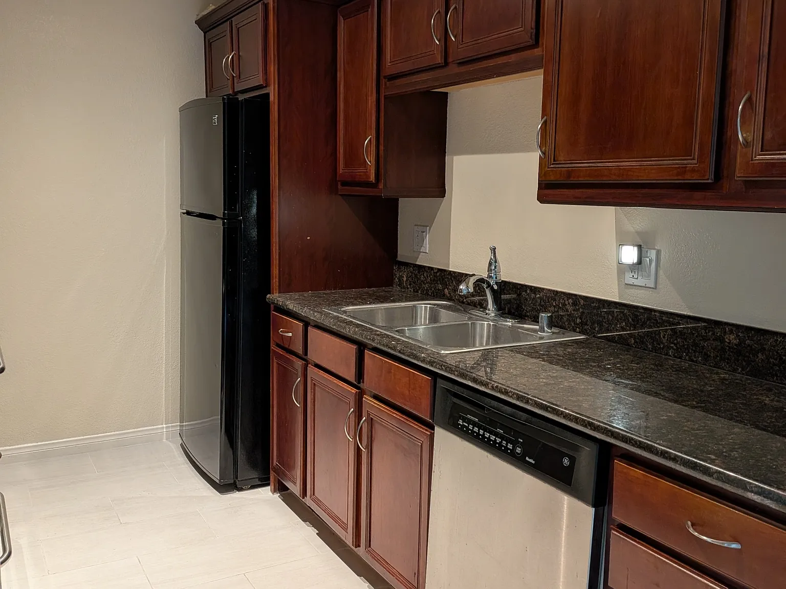 2 bed, 657 sqft, $2,250 — Photo 3