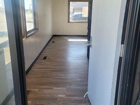 5th image of 310 Moore Ln