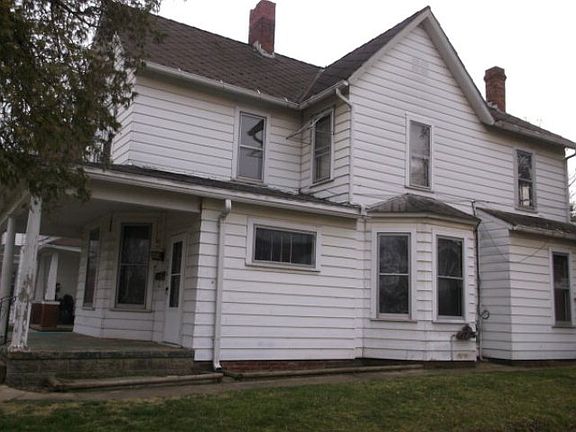 3rd image of 140 Madeira Ave