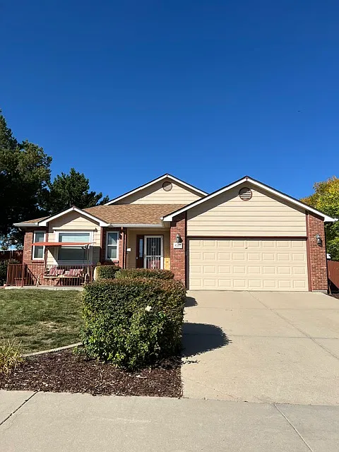 3 bed, 2246 sqft, $2,300 — Photo 1