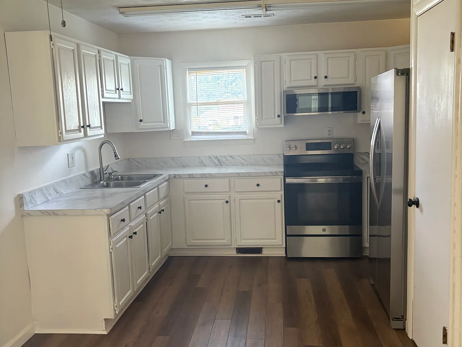 3 bed, 1025 sqft, $1,595 — Photo 4