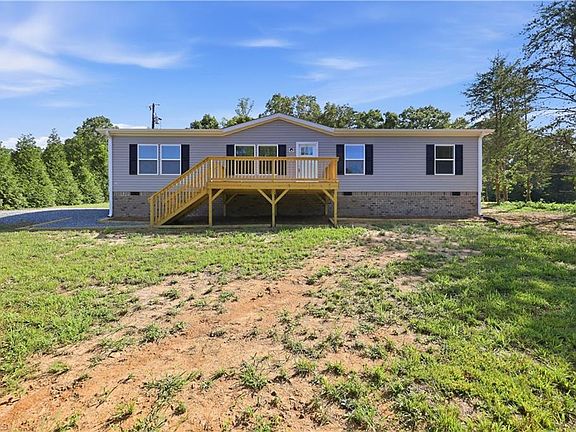 2nd image of 3929 Piney Mountain Rd