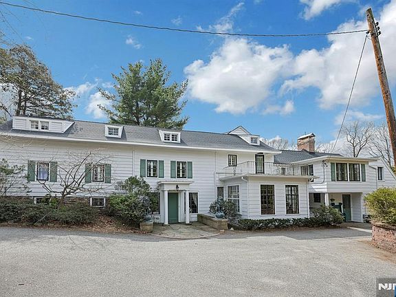 2nd image of 401 Wearimus Rd