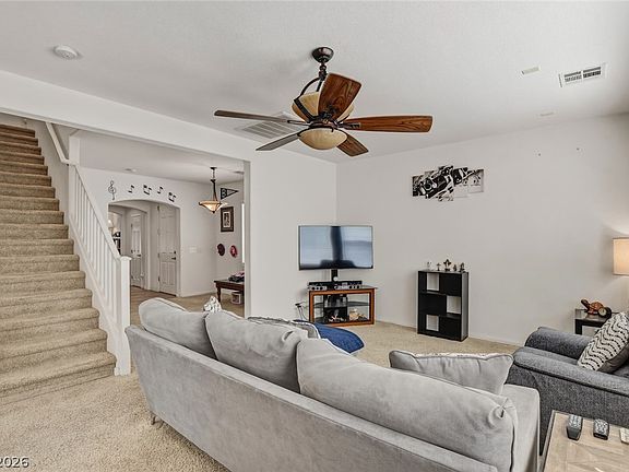 3rd image of 7932 Kelburn Hill St