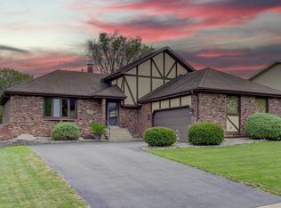 2525 Sandy Ridge Rd, Dyer, IN 46311