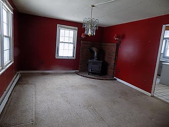 4th image of 13 Pinkham Ave