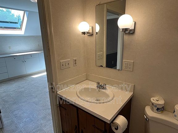 5th image of 9 Howland Ct Floor 2