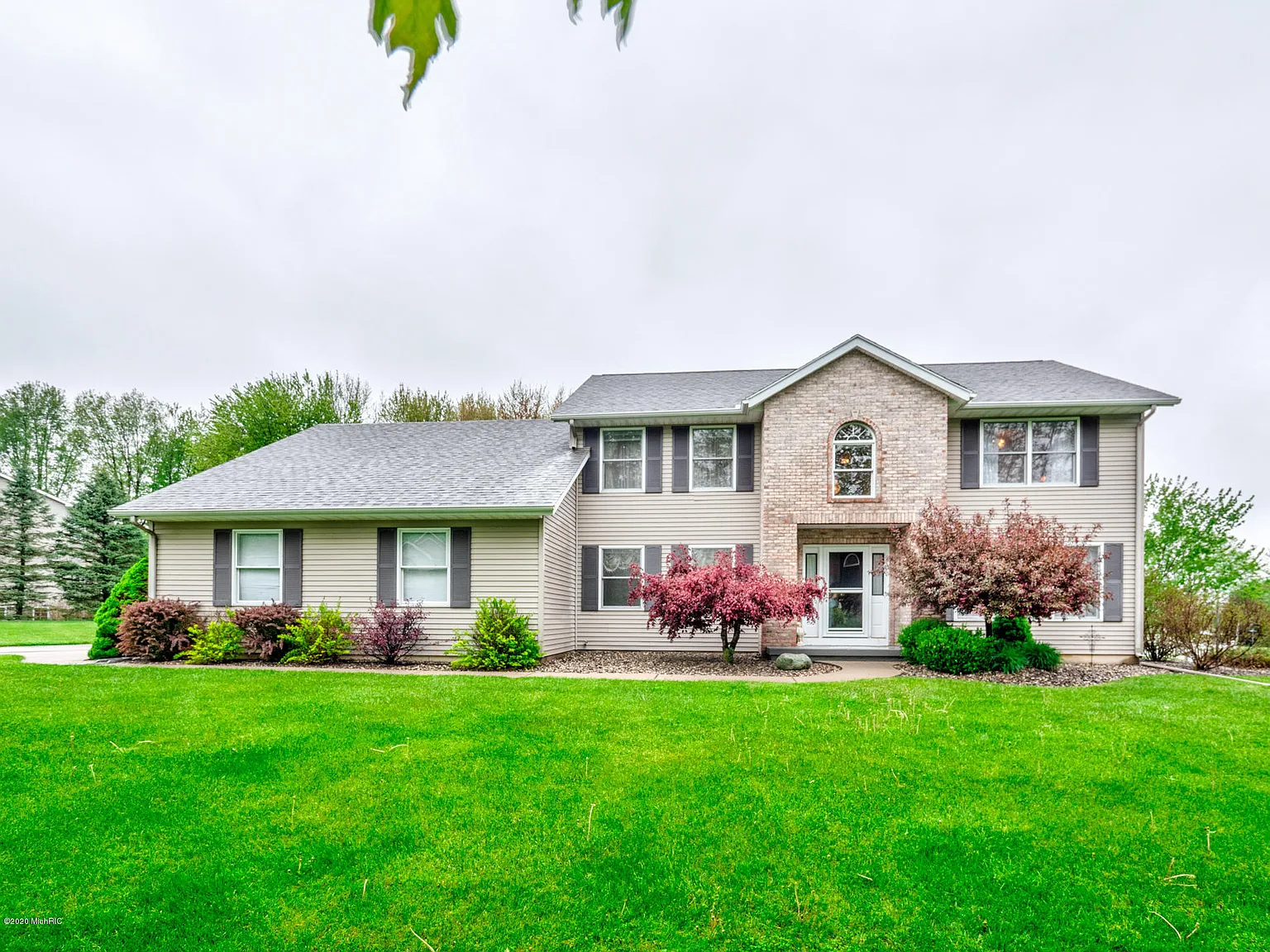 119 Hilltop photo 1