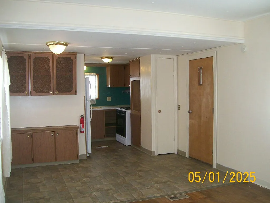 Building Photo - 13 Travertine Ln