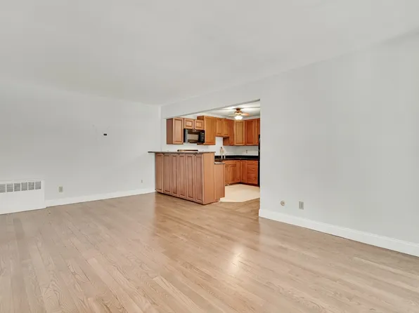 32 Juniper St APT 97, Brookline, MA 02445