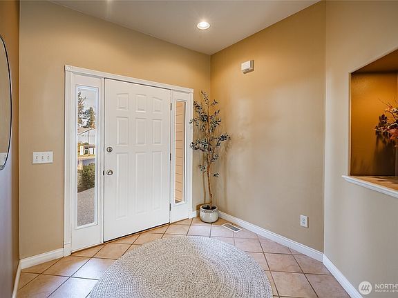 4th image of 167 Cambridge Drive