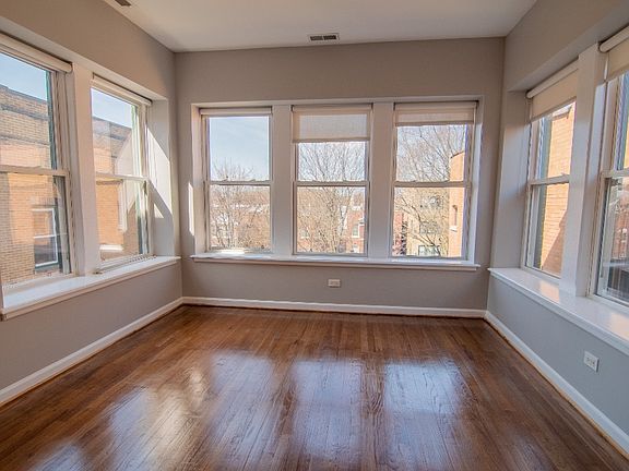 3rd image of 4945 N Saint Louis Ave APT 3