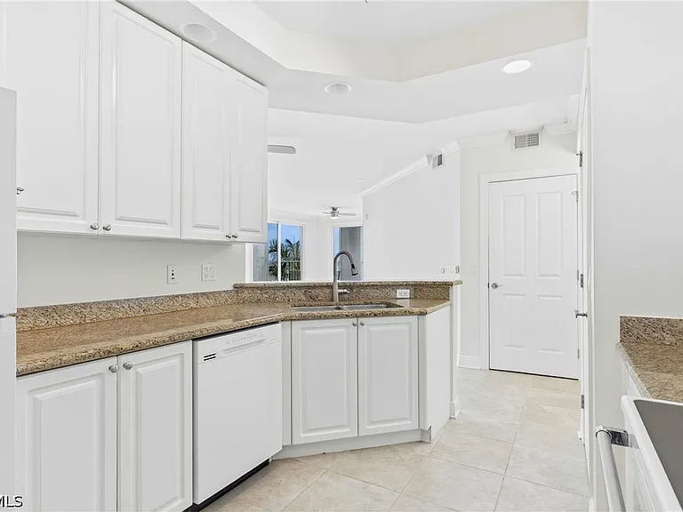 2825 Palm Beach Blvd #519 — Photo 9