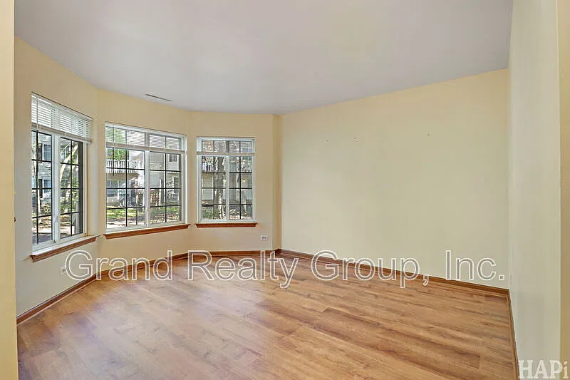 2 bed, 2.0 bath, 980 sqft, $1,900 — Photo 3