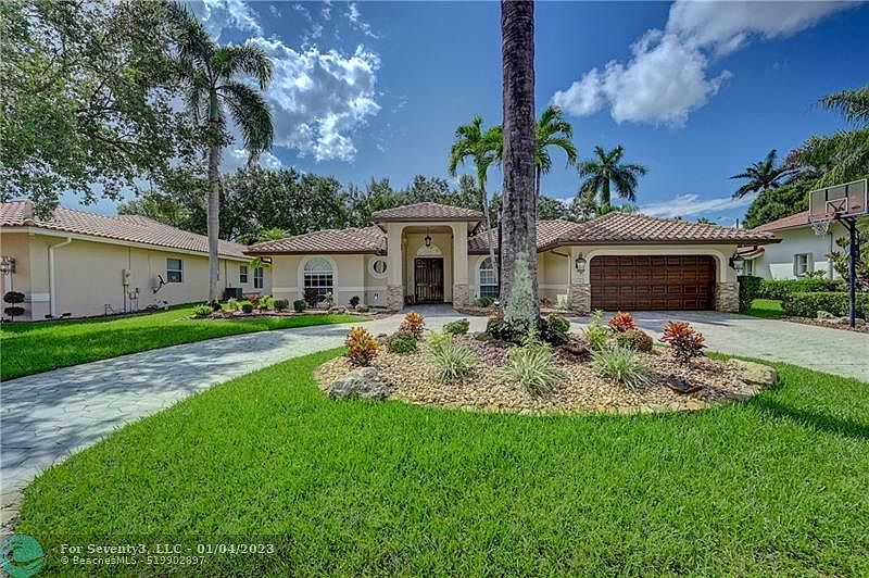 1st image of 10636 NW 49th St