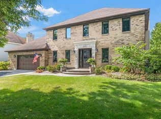 1639 Riparian Dr, Naperville, IL 60565