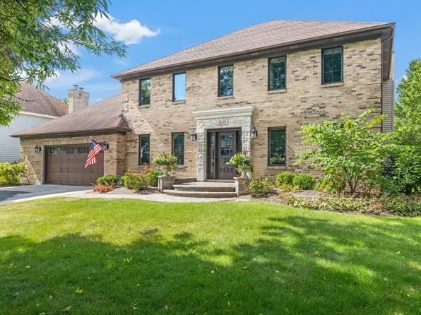 1639 Riparian Dr, Naperville, IL 60565