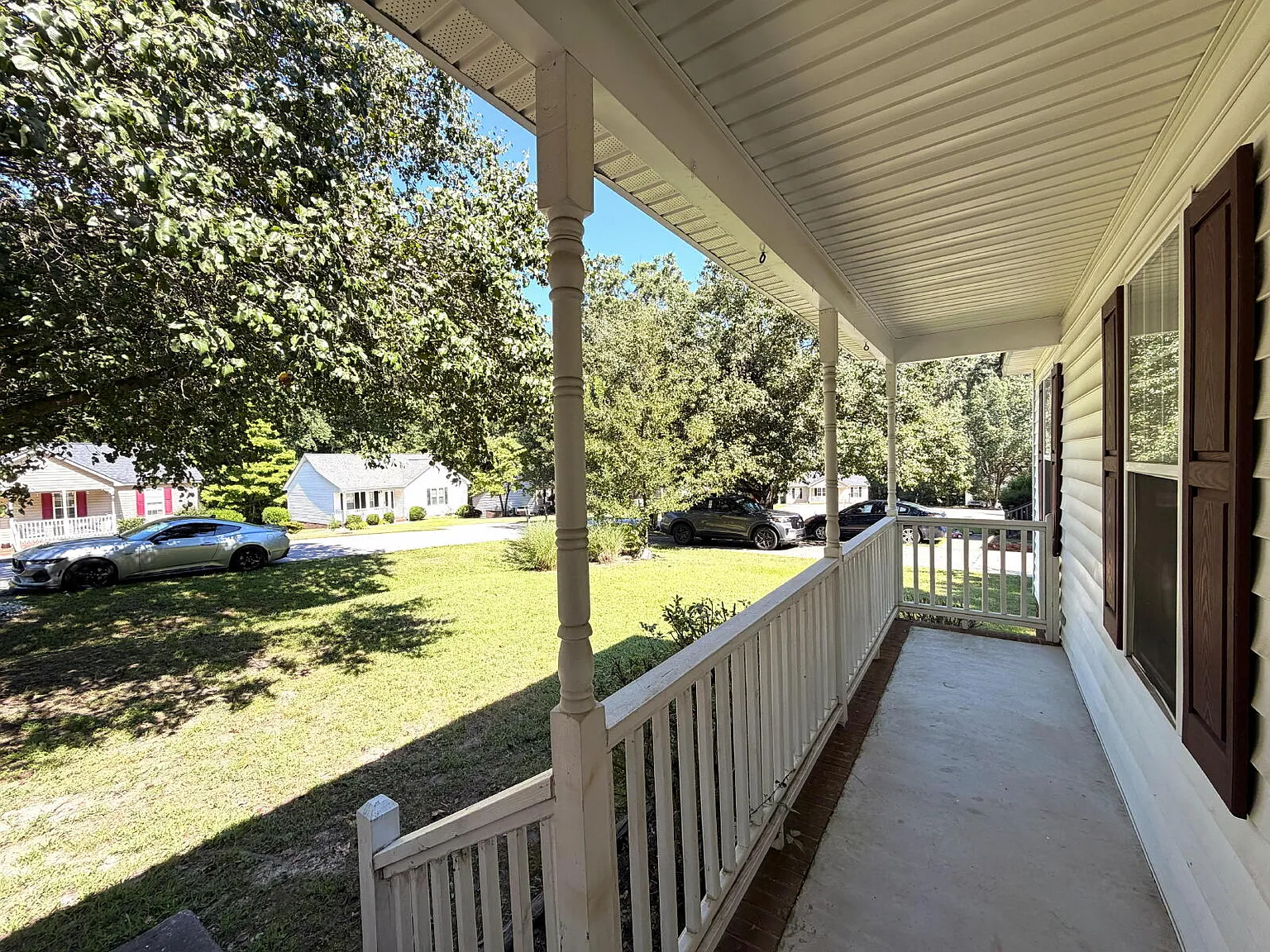 3 bed, 2.0 bath, 1008 sqft, $1,675 — Photo 3
