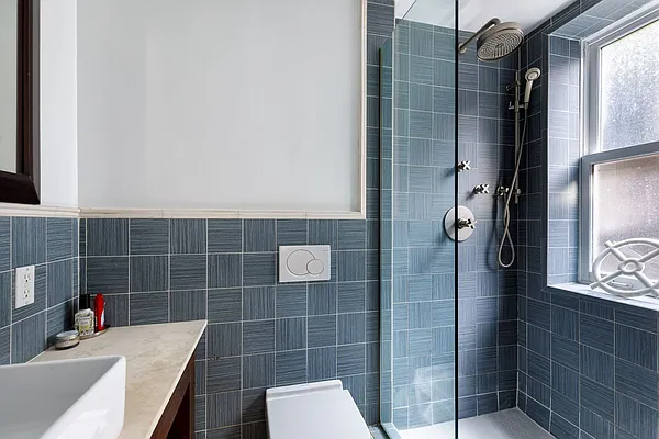 Rented by Compass | media 10