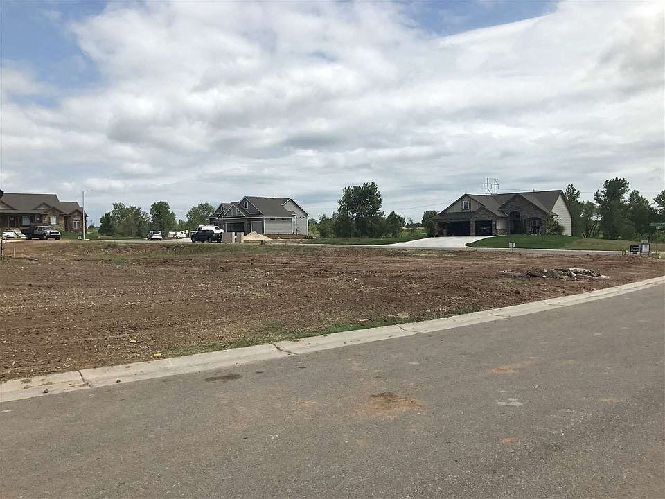 2nd image of 1380 Lookout Cir