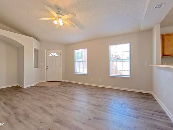2nd image of 101 VERNIS Avenue
