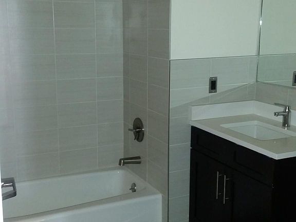 5th image of 222 Market St #208