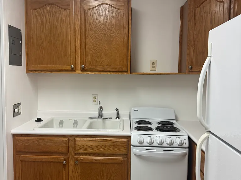 985 Northwood St #7 — Photo 3